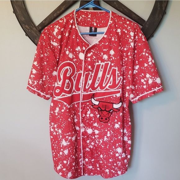 NBA Other - Men's size Large Chicago Bulls jersey
